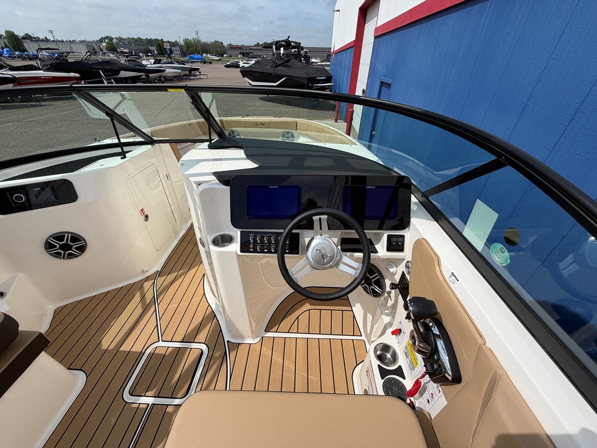 2026 Sea Ray SDX 230 Surf 31