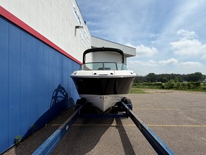 Sea Ray SDX 230 Surf 2 2026 Sea Ray SDX 230 Surf 3
