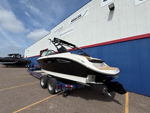 Sea Ray SDX 230 Surf 4 2026 Sea Ray SDX 230 Surf 5