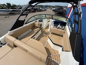 2026 Sea Ray SDX 230 Surf 14