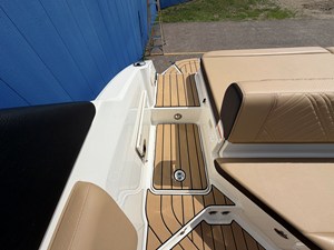 2026 Sea Ray SDX 230 Surf 17