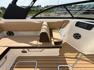 2026 Sea Ray SDX 230 Surf 25