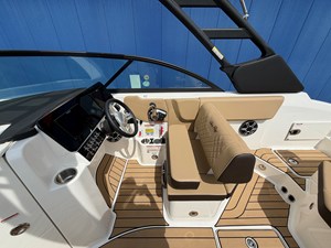 2026 Sea Ray SDX 230 Surf 30