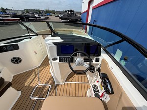 2026 Sea Ray SDX 230 Surf 31