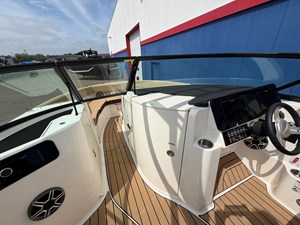 2026 Sea Ray SDX 230 Surf 35
