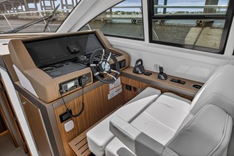 Cruisers Yachts 46 Cantius 34 2026 Cruisers Yachts 46 Cantius 35