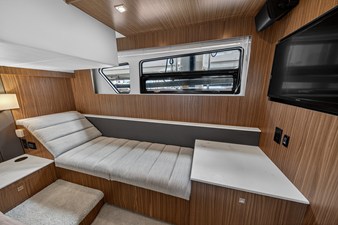 Cruisers Yachts 46 Cantius 61 2026 Cruisers Yachts 46 Cantius 62