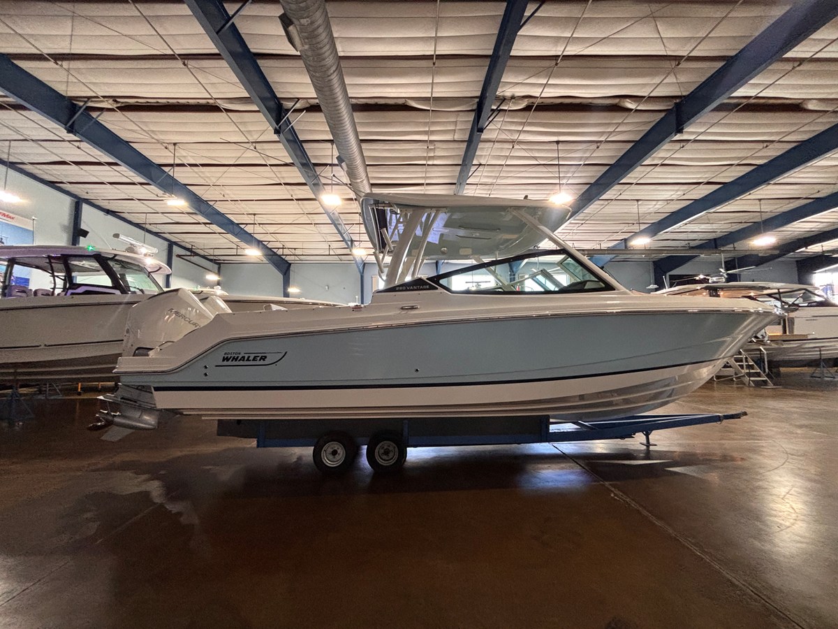 2027 Boston Whaler 280 Vantage 8