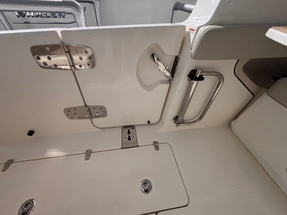 2027 Boston Whaler 280 Vantage 16