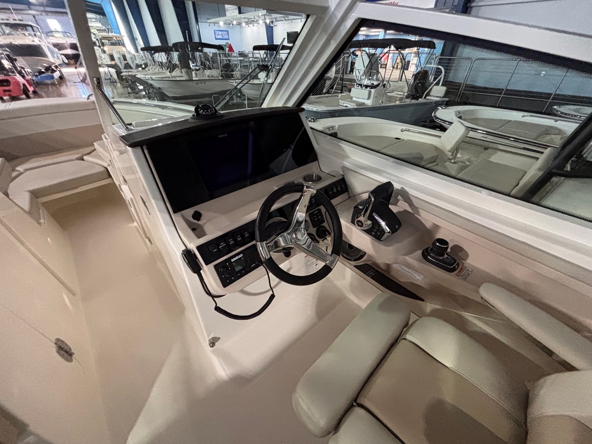 2027 Boston Whaler 280 Vantage 22