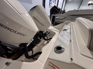 2027 Boston Whaler 280 Vantage 15
