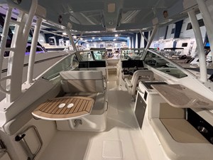 2027 Boston Whaler 280 Vantage 17