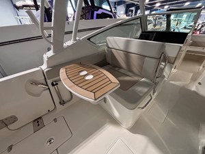 2027 Boston Whaler 280 Vantage 19
