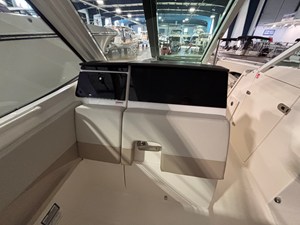 2027 Boston Whaler 280 Vantage 21
