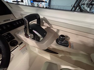 2027 Boston Whaler 280 Vantage 24