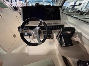 2027 Boston Whaler 280 Vantage 25