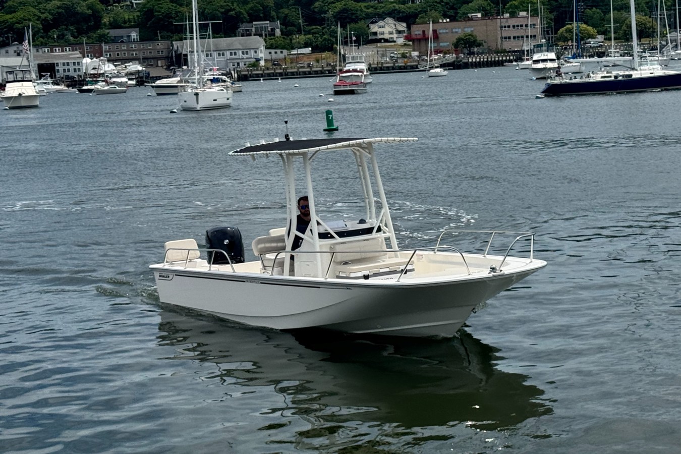2026 Boston Whaler 190 Montauk 2