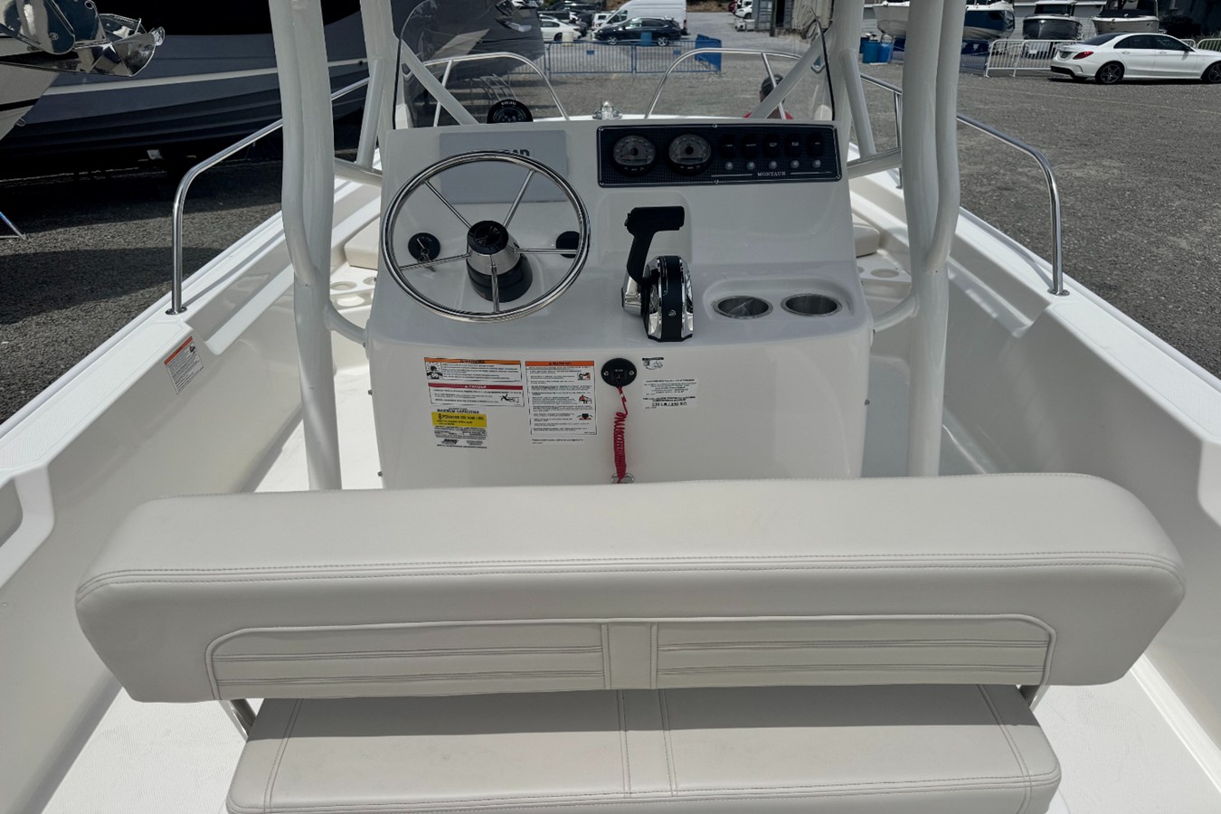 2026 Boston Whaler 190 Montauk 4