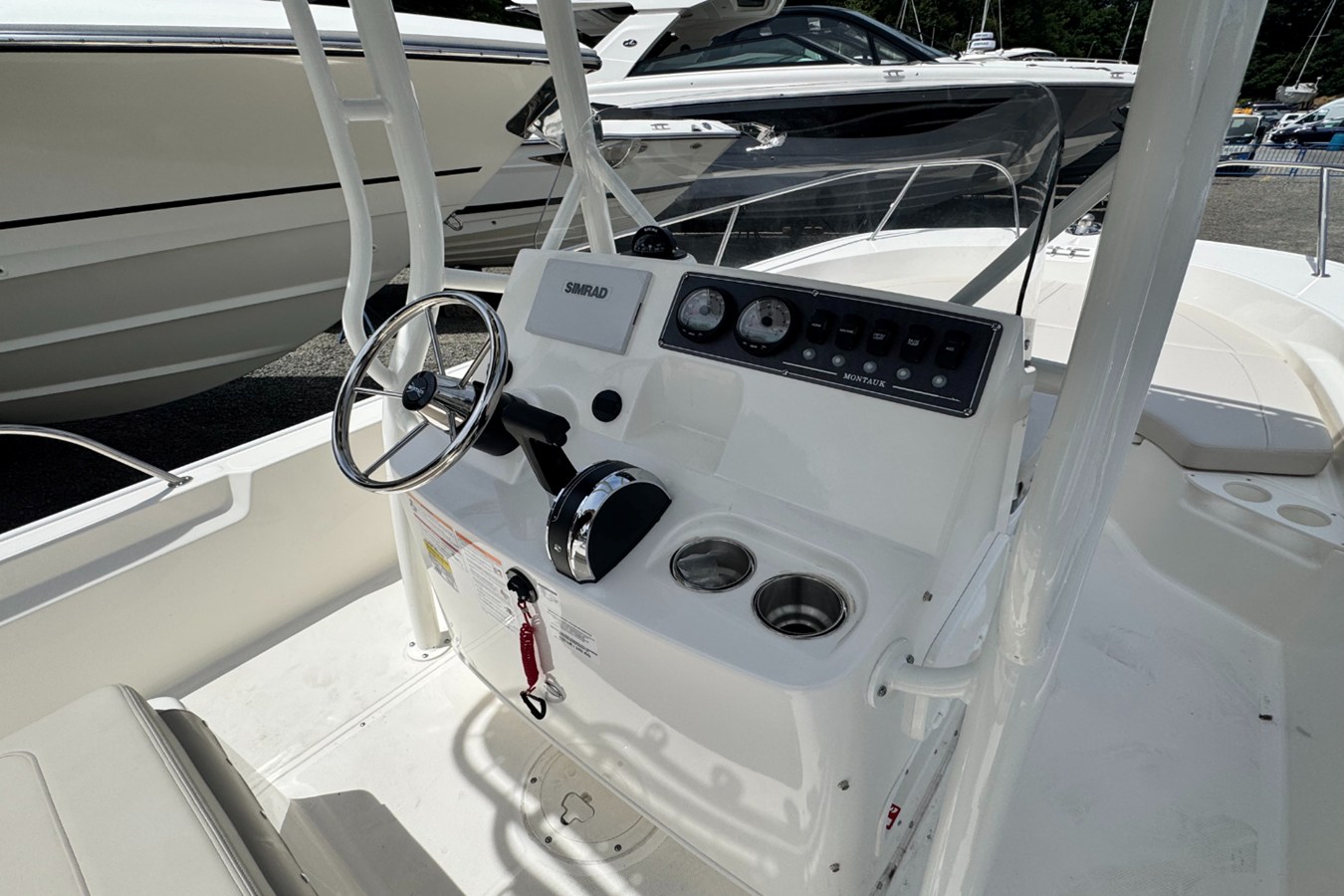 2026 Boston Whaler 190 Montauk 12