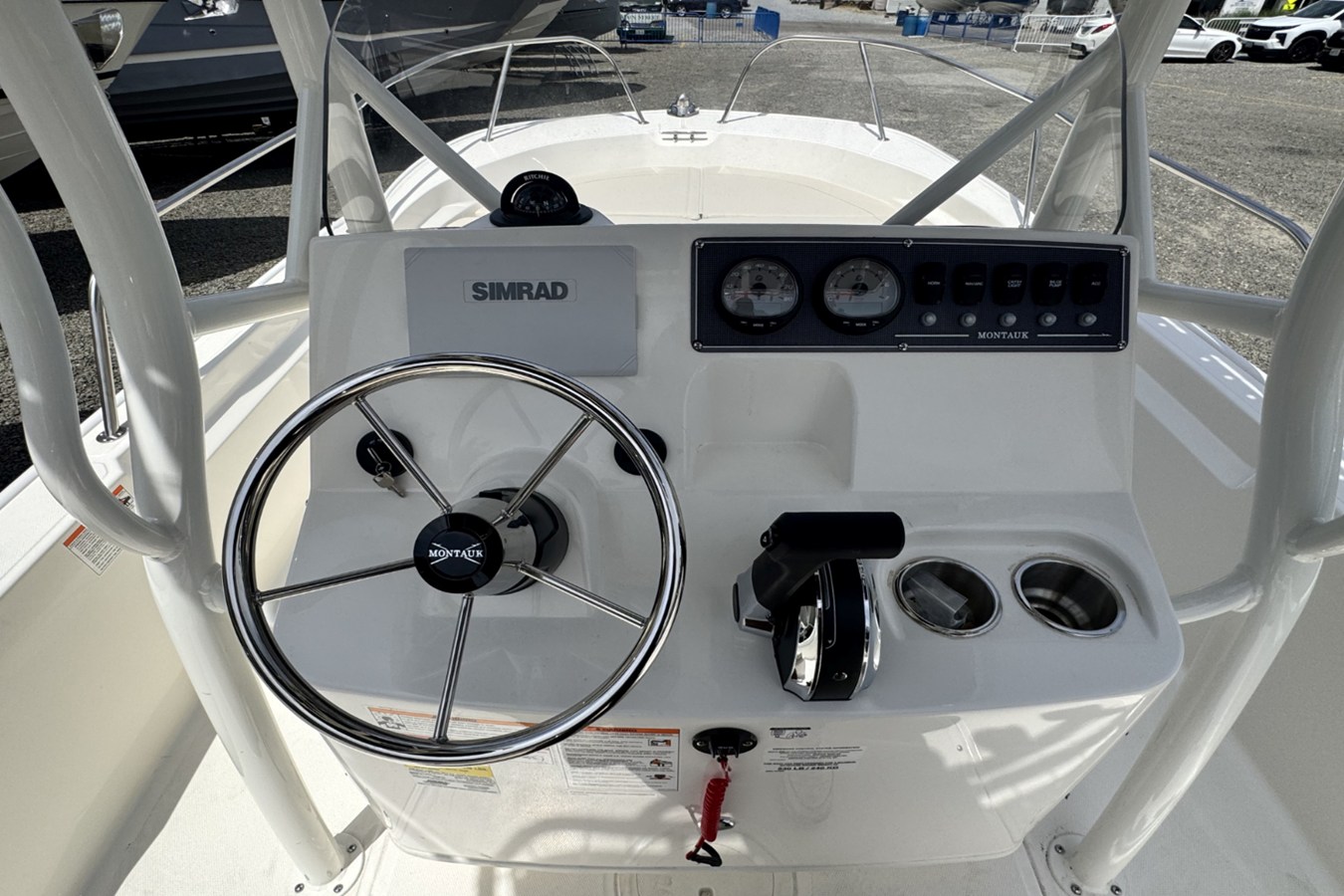 2026 Boston Whaler 190 Montauk 13