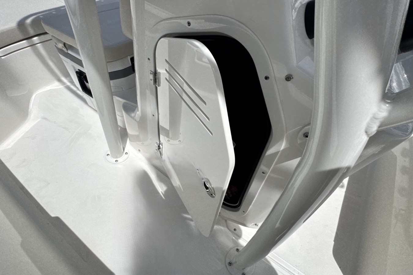 2026 Boston Whaler 190 Montauk 17