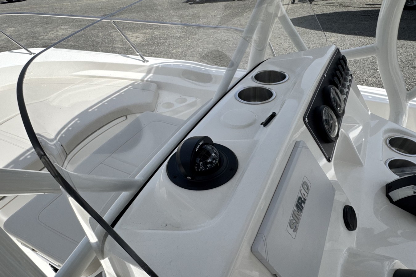 2026 Boston Whaler 190 Montauk 18