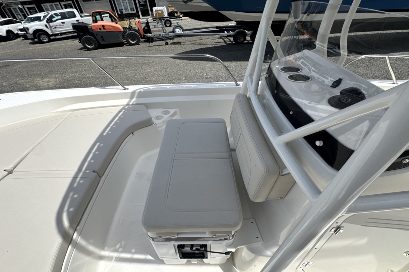 2026 Boston Whaler 190 Montauk 19