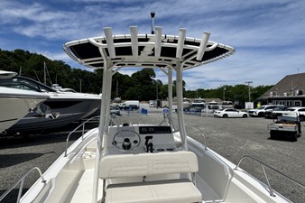 2026 Boston Whaler 190 Montauk 7