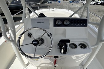 2026 Boston Whaler 190 Montauk 13