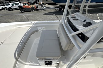 2026 Boston Whaler 190 Montauk 19