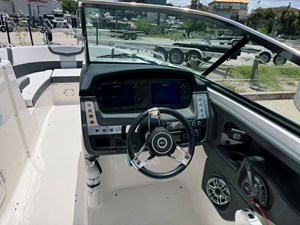Chaparral 307 SSX 24 2022 Chaparral 307 SSX 25