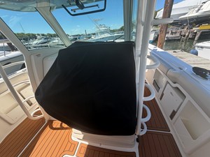 Boston Whaler 380 OUTRAGE 6 2021 Boston Whaler 380 OUTRAGE 7