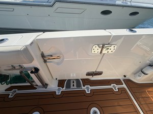 Boston Whaler 380 OUTRAGE 15 2021 Boston Whaler 380 OUTRAGE 16