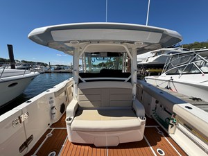Boston Whaler 380 OUTRAGE 26 2021 Boston Whaler 380 OUTRAGE 27