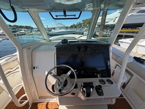 Boston Whaler 380 OUTRAGE 32 2021 Boston Whaler 380 OUTRAGE 33