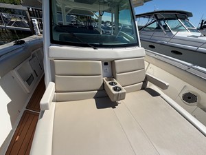 Boston Whaler 380 OUTRAGE 40 2021 Boston Whaler 380 OUTRAGE 41