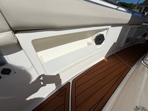 Boston Whaler 380 OUTRAGE 44 2021 Boston Whaler 380 OUTRAGE 45
