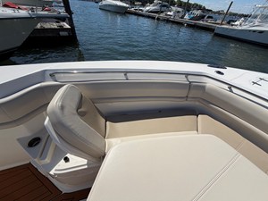 Boston Whaler 380 OUTRAGE 47 2021 Boston Whaler 380 OUTRAGE 48