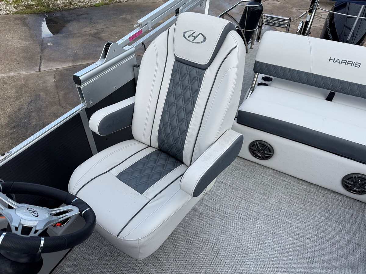 2022 Harris Sunliner 230 7