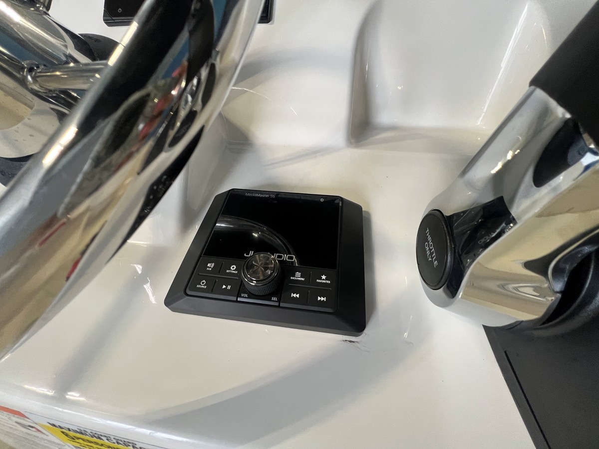 2026 Boston Whaler 150 Montauk 23