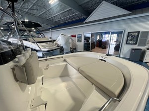 2026 Boston Whaler 150 Montauk 7