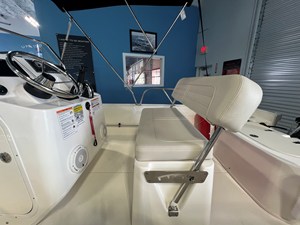 2026 Boston Whaler 150 Montauk 14
