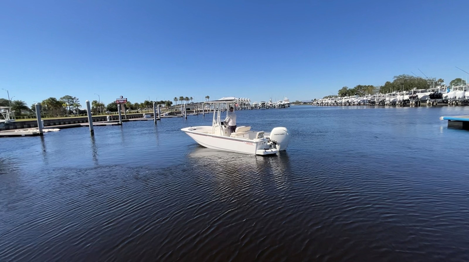 2027 Boston Whaler 190 Montauk 5