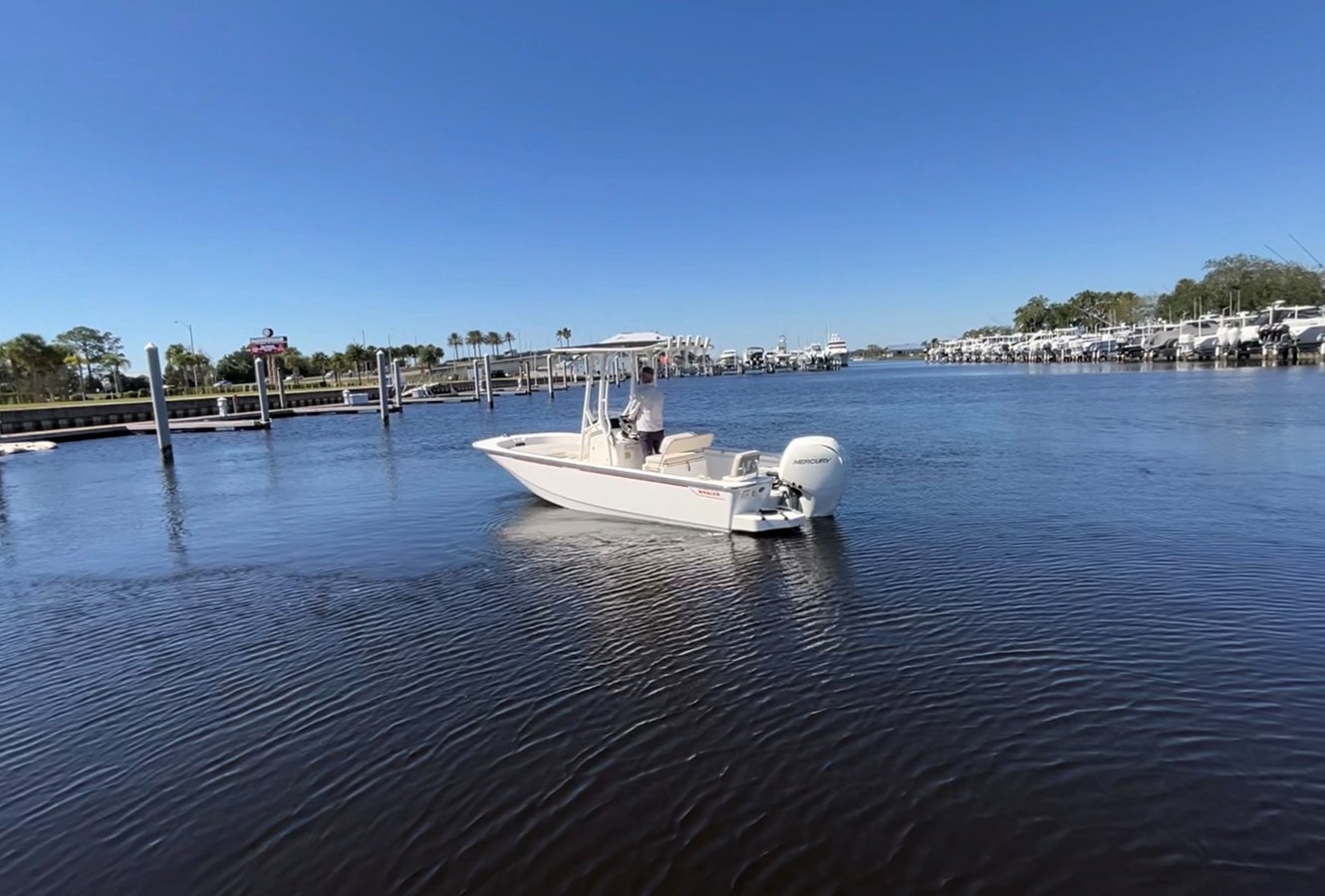 2027 Boston Whaler 190 Montauk 6