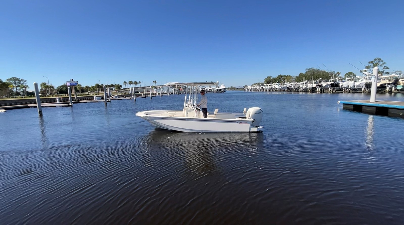 2027 Boston Whaler 190 Montauk 7