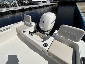 2027 Boston Whaler 190 Montauk 9