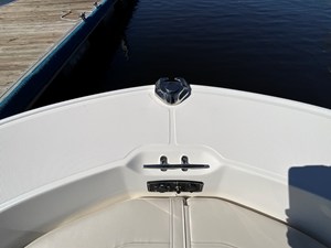 2027 Boston Whaler 190 Montauk 17