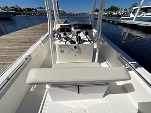 2027 Boston Whaler 190 Montauk 22