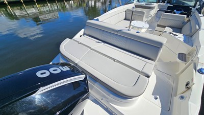 Sea Ray 270 SDX OB 5 2022 Sea Ray 270 SDX OB 6