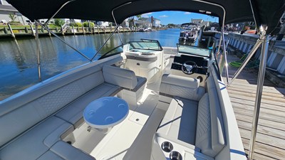 Sea Ray 270 SDX OB 7 2022 Sea Ray 270 SDX OB 8